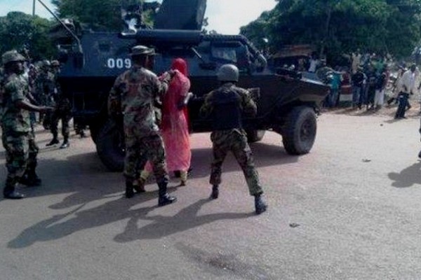 Arrestation de terroristes déguisés en femmes au Nigéria