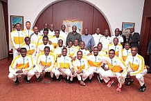 Le chef de l’Etat ivoirien échange avec les Eléphanteaux footballeurs à Doha