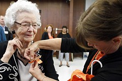 A 99 ans, elle termine enfin l'école secondaire