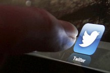 Auteurs de tweets critiques anonymes, un responsable à la Maison blanche limogé