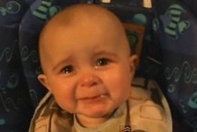 (VIDEO) Maman chante, bébé est ému aux larmes