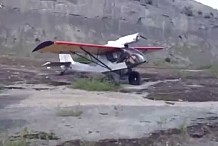 Pilote d'avion, Alec Wild plonge d'une falaise à bord d'un DoubleEnder