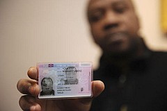 Emprisonné à la place d’un homonyme, il réclame 180.000 euros de dédommagement Emprisonné à la place d’un homonyme, il réclame 180.000 euros de dédommagement