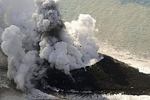 Japon : une île émerge après l'éruption d'un volcan