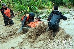 Un ouvrier chinois enterré vivant à cause d'un glissement de terrain.
