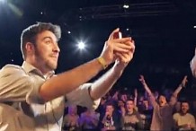 (VIDEO) Il fait sa demande en mariage sur un Rap !