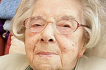 103 ans et toujours vierge…