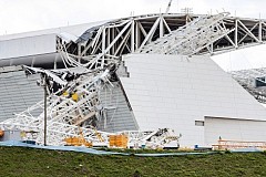 Mondial 2014 au Brésil : 2 morts dans la chute d'une grue au stade de Sao Paulo Mondial 2014 au Brésil : 2 morts dans la chute d'une grue au stade de Sao Paulo