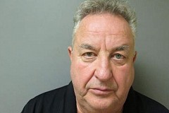 Un assassin arrêté après avoir prévenu par mégarde sa victime. Un assassin arrêté après avoir prévenu par mégarde sa victime.