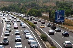 France: elle accouche seule sur une aire d'autoroute, le bébé meurt