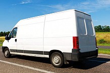 Un magasin refuse de prêter sa camionnette aux femmes.
