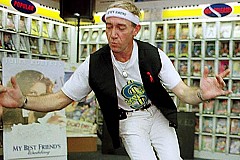 André Van Zijl, plus vieux survivant du sida au monde et recordman en série André Van Zijl, plus vieux survivant du sida au monde et recordman en série