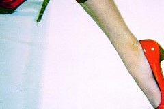 Elle se fait amputer d'une jambe pour porter des chaussures à talons. Elle se fait amputer d'une jambe pour porter des chaussures à talons.
