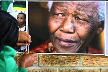 Le monde entier rend hommage à Nelson Mandela