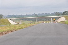 Côte d'Ivoire : une autoroute neuve de 230 km livrée par Alassane Ouattara