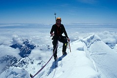 Aveugle, Erik Weihenmayer a réussi à escalader les plus hauts sommets du monde. Aveugle, Erik Weihenmayer a réussi à escalader les plus hauts sommets du monde.