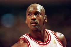 Des baskets de Michael Jordan adjugées plus de 100.000 dollars