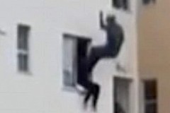 (VIDEO) L'incroyable sauvetage d'un suicidaire (VIDEO) L'incroyable sauvetage d'un suicidaire