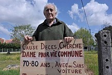 A 91 ans, Roger-Marc Grenier trouve l'amour grâce à un panneau planté dans son jardin.