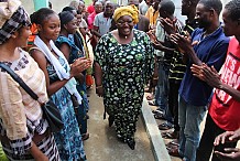 Anne Désirée Oulotto au chevet des Ivoiriens réfugiés de la Centrafrique