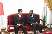 Arrivée du Premier ministre japonais à Abidjan pour une visite de 48 heures