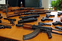Cote D'Ivoire: Des centaines de munitions saisies sur des femmes.
Cote D'Ivoire: Des centaines de munitions saisies sur des femmes.