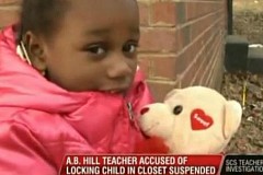 (VIDEO) Elle enferme son élève de 5 ans dans un placard (VIDEO) Elle enferme son élève de 5 ans dans un placard