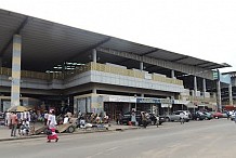 Débrayage des commerçants contre la surtaxe à Abidjan