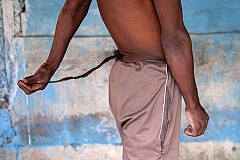 (Vidéo) Sa queue de 36 cm fait de lui un dieu vivant (Vidéo) Sa queue de 36 cm fait de lui un dieu vivant