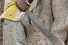 Tengrela: Un homme tue sa femme à coups de machette et s'enfuit