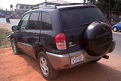 Nigeria : Il poursuit sa femme en justice pour avoir endommagé la voiture de sa maîtresse Nigeria : Il poursuit sa femme en justice pour avoir endommagé la voiture de sa maîtresse
