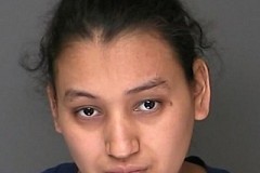 Elle tue son bébé juste après avoir accouché et le jette à la poubelle Elle tue son bébé juste après avoir accouché et le jette à la poubelle