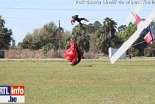 Stupéfiante collision entre un avion et un parachutiste