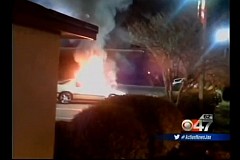 Elle met le feu à la voiture de son petit ami parce qu'il ne voulait pas lui payer une glace