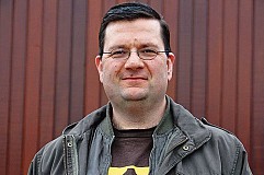 Cet homme est le père de 98 enfants en couchant avec les femmes des autres Cet homme est le père de 98 enfants en couchant avec les femmes des autres