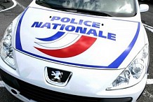 Ivres, ils urinent sur une voiture de police