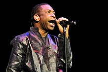 Ebola en Guinée: un concert du chanteur Youssou Ndour à Conakry reporté