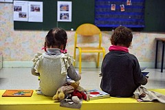 Une maîtresse demande à ses élèves de 3 ans de se déshabiller et de se toucher Une maîtresse demande à ses élèves de 3 ans de se déshabiller et de se toucher