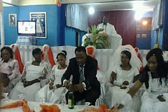 RD Congo : Un pasteur épouse sa 8ème femme RD Congo : Un pasteur épouse sa 8ème femme