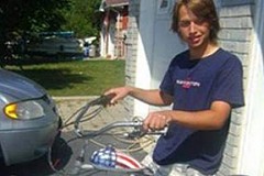 Elle tue un ado par accident et le poursuit en justice Elle tue un ado par accident et le poursuit en justice