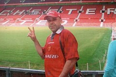Cet homme a changé son nom pour s'appeler Machester United Cet homme a changé son nom pour s'appeler Machester United
