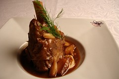 Souris d'agneau braisé à l'ail rose de Lautrec