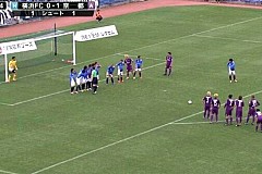 (Vidéo) Japon: Regardez comment ces joueurs ont trompé le gardien. Qui va tirer le coup franc ?