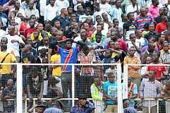 RDC: au moins 15 morts dans un match de football qui a dégénéré RDC: au moins 15 morts dans un match de football qui a dégénéré