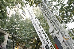 Ivre, il vole la grande échelle des pompiers pour accéder à la chambre de son amie Ivre, il vole la grande échelle des pompiers pour accéder à la chambre de son amie