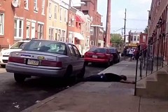(Vidéo) Il se met KO en s'acharnant sur sa voiture (Vidéo) Il se met KO en s'acharnant sur sa voiture
