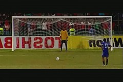 (Vidéo) Le penalty le plus ridicule de l'histoire du football (Vidéo) Le penalty le plus ridicule de l'histoire du football