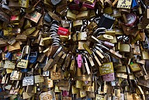 Une grille du pont des Arts cède sous le poids des 