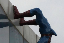 Corée du Sud: Une statue de Spider-Man censurée pour cause d’érection