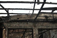 Kédougou : Son épouse lui refuse une relation sexuelle, il met le feu à la maison Kédougou : Son épouse lui refuse une relation sexuelle, il met le feu à la maison